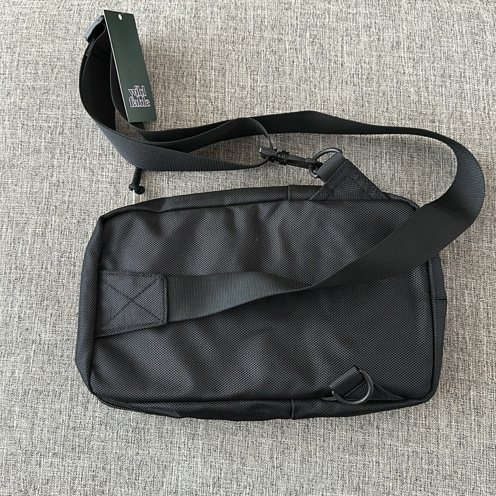 NWT Wild Fable Sling - Picture 2 of 4